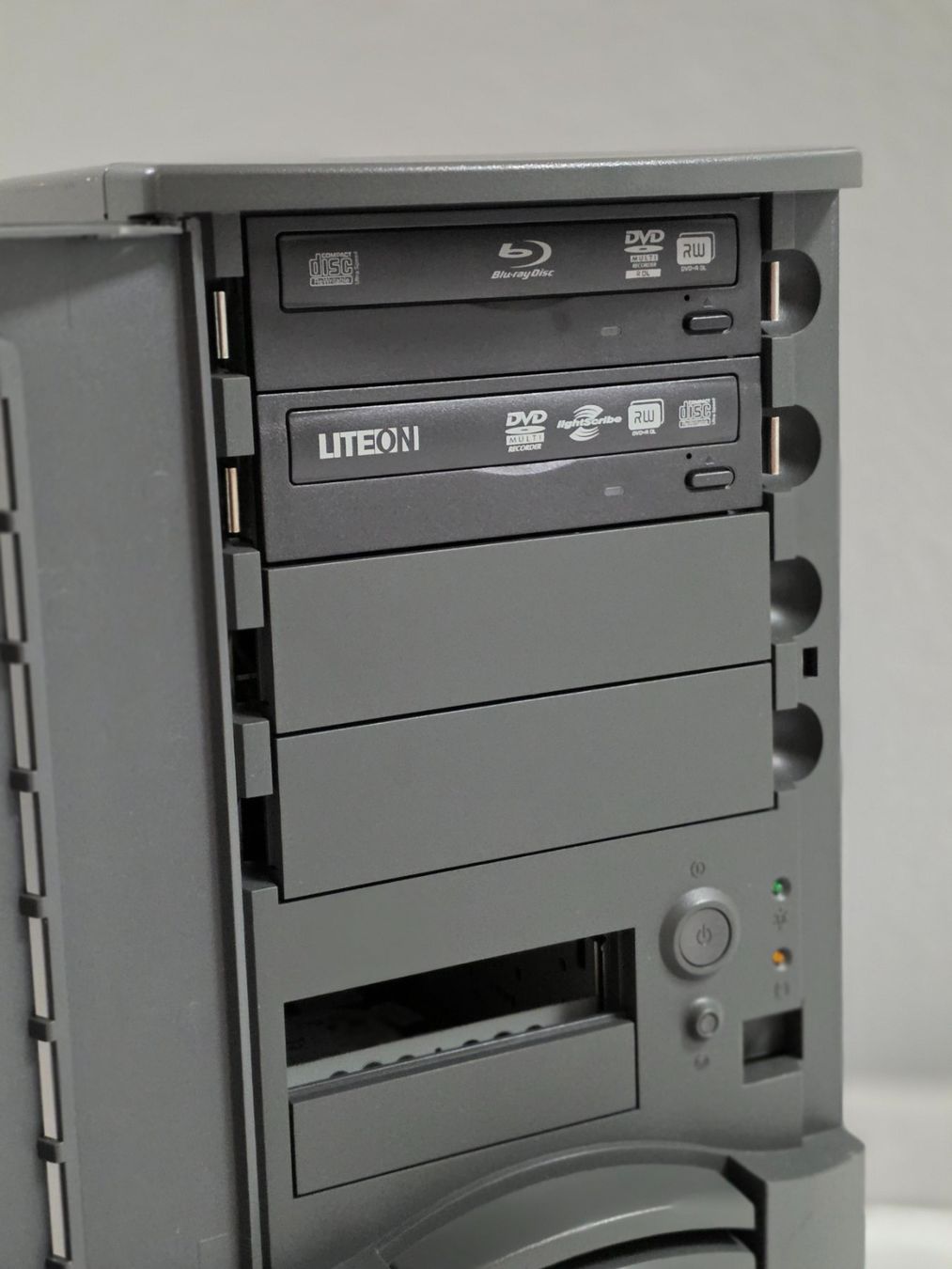 Intel PC: Leistungsstarker Retro-/Gaming-PC – Usato da Lausen venduto da -Vendetta- 1