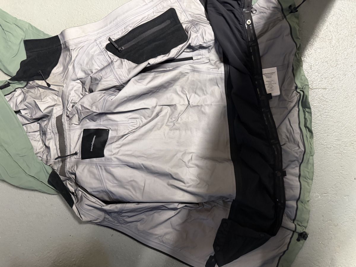 Peak Performance Giacche: Peak Performance Hardshell Jacke Gore-Tex grün Grösse M – Usato da Aarau Rohr venduto da smoky21 4