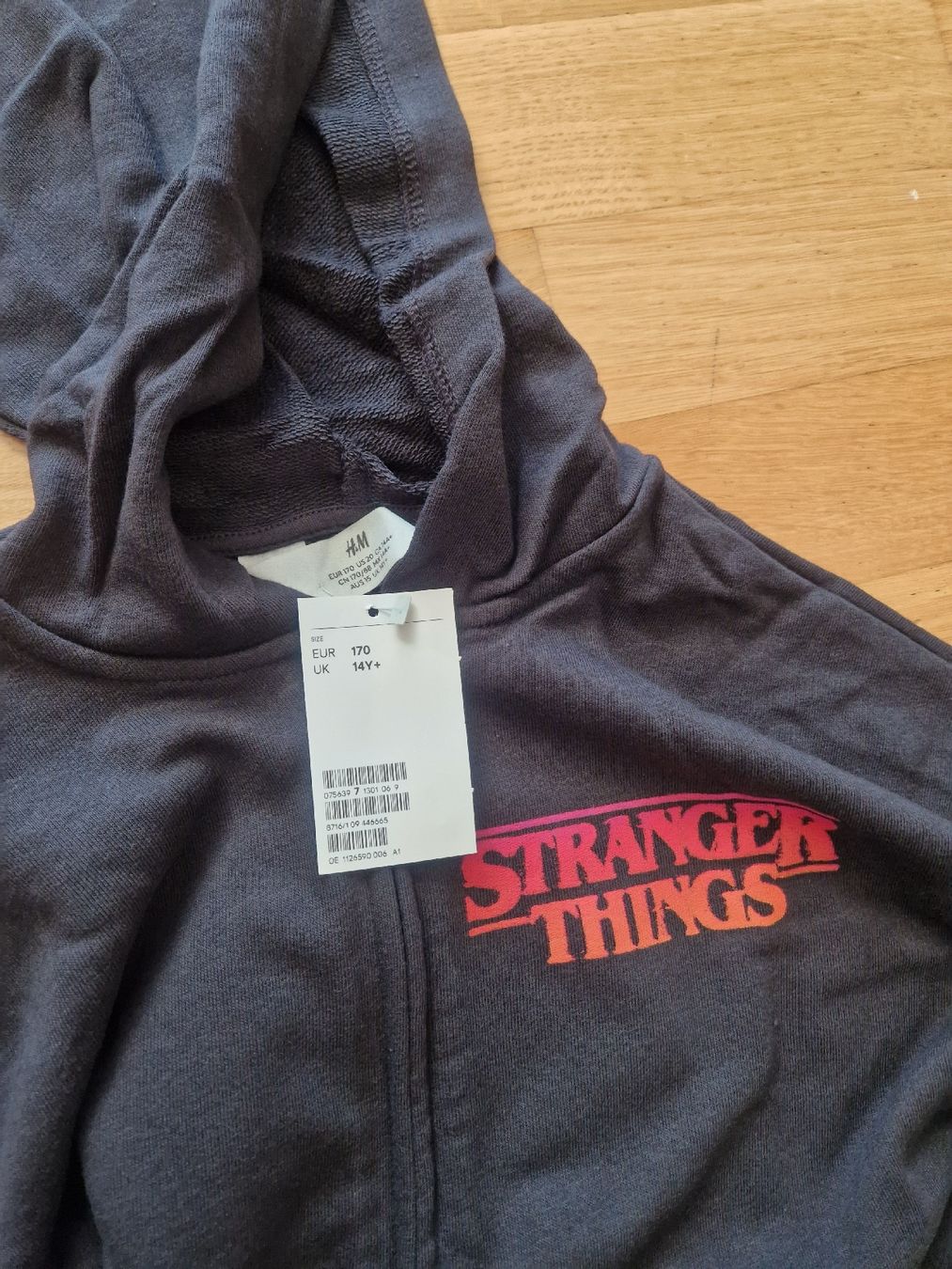 H&M Maglioni & Felpe: Sweat à capuche Stranger Things pour adolescent taille 170 – Nuovo e nell'imballaggio originale da Penthaz venduto da Sosotroc 1
