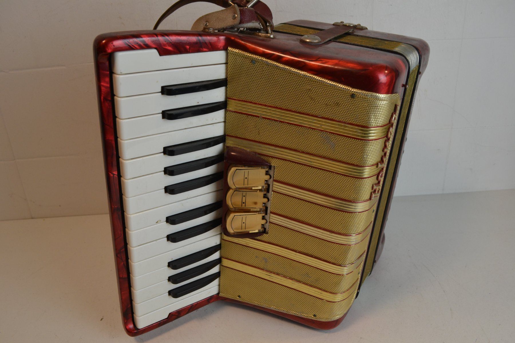 Hohner Strumenti musicali: Akkordeon chromatisch Hohner Concerto I – Usato da Zürich venduto da Brockito 6