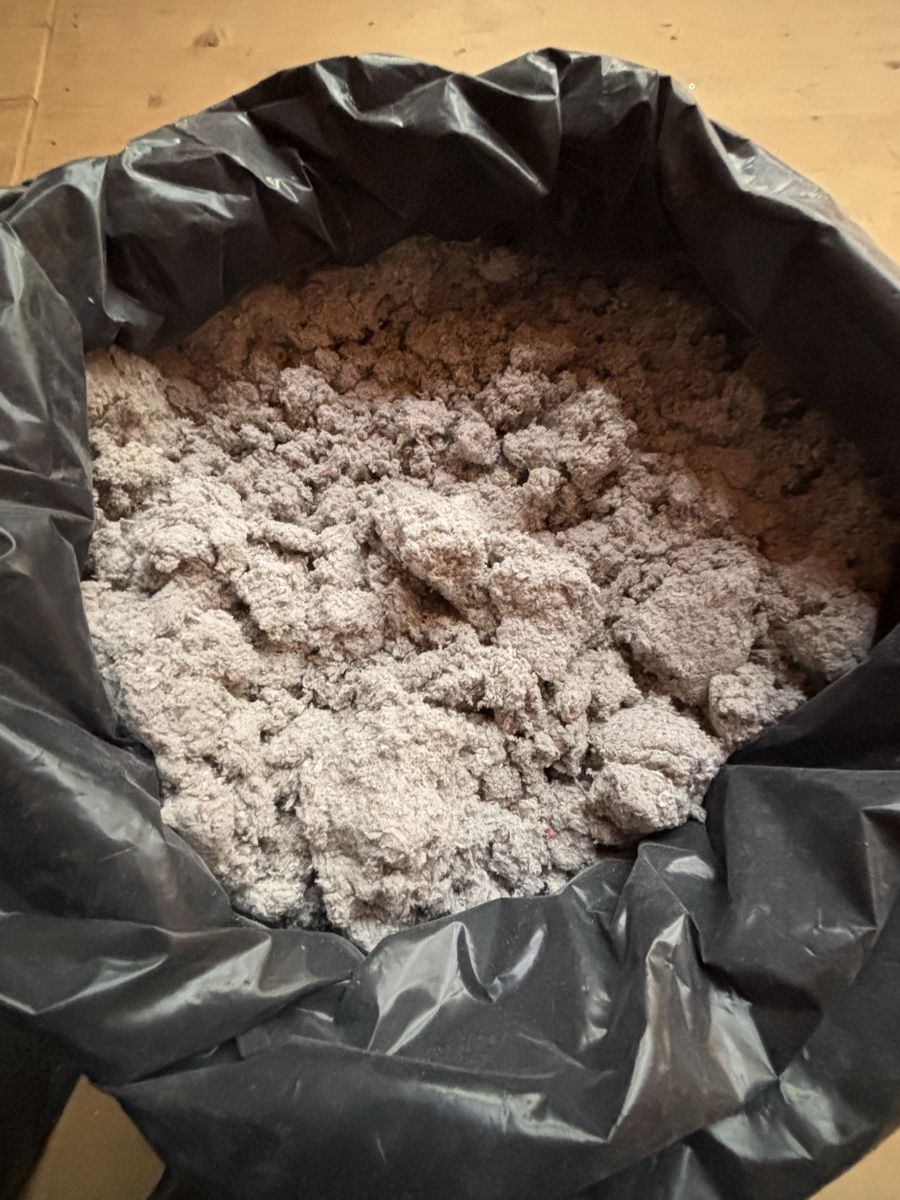 Matériau de remplissage: Isolation Isofloc – D'occasion à Unterwasser par Luki12 1