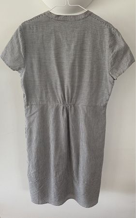 Nomads Kleid Gr. 12 – gestreift, gefüttert, mit Taschen
