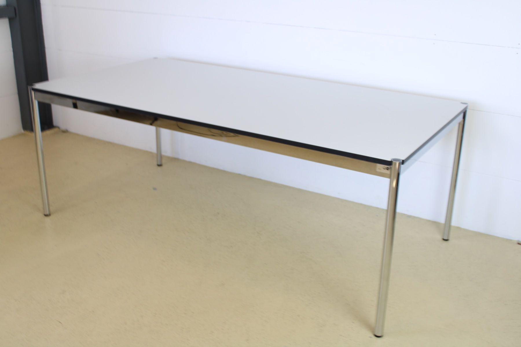 USM Tavoli: USM Tische /175 x 1m – Usato da Meinisberg venduto da atelier_TILIJA