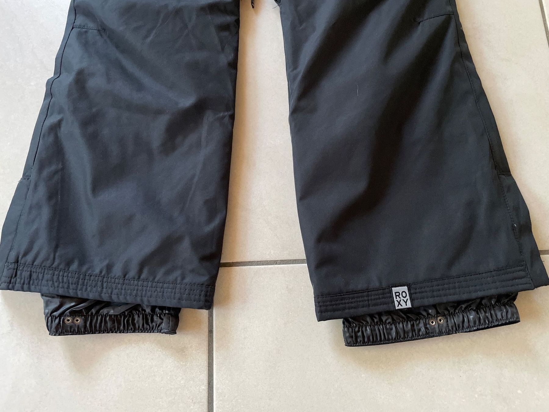 Roxy Pantaloni: Damen Skihose, von ROXY, Gr. M, schwarz – Usato da Cham venduto da 2eye 2