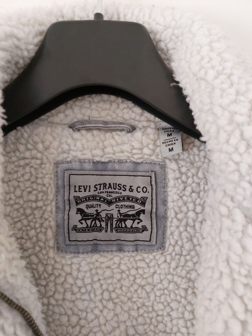 Levi's Jacken: Levi Strauss Jeansjacke mit Teddyfutter gebraucht grau – Gebraucht aus Solothurn von uhl_qy9z 3