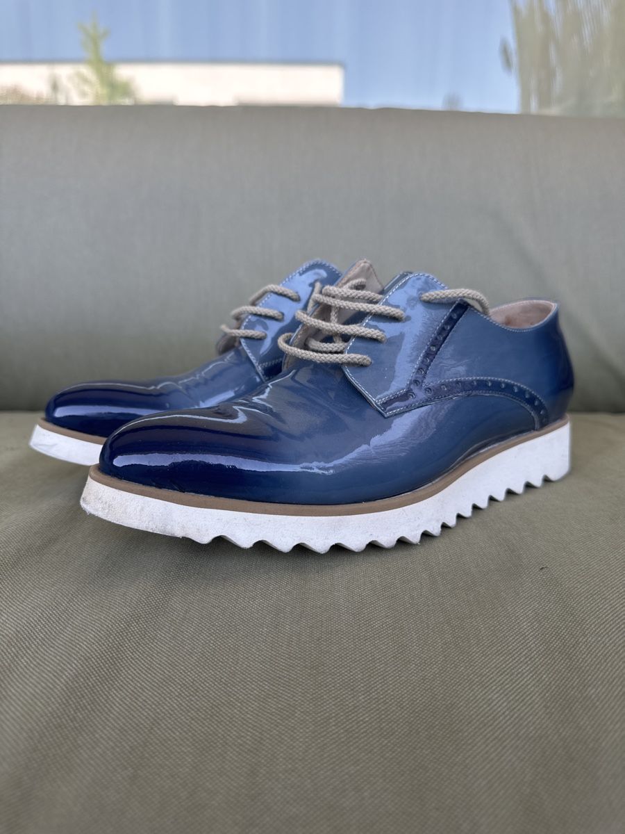 Scarpe da uomo: French Blue Patent Leather Platform Shoes - Size 38 – Nuovo (secondo la descrizione) da Berneck venduto da E_ZLK
