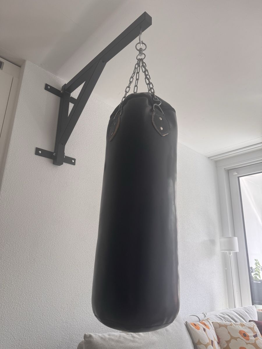 Sacchi da boxe: Boxsack mit Wandhalterung – Usato da Benglen venduto da Maune