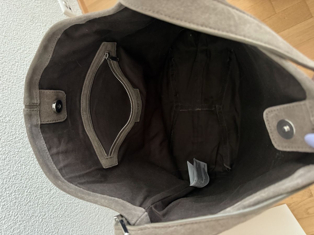 Mango Borse: Mango Bucket Bag aus Leder mit Nieten – Nuovo (secondo la descrizione) da Herisau venduto da LauraHope 5