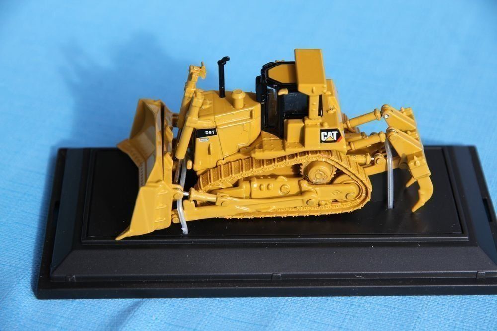 Märklin Modellini di ferrovie: CAT D9T Dozer / Planierraupe, Märklin, Plexiglasvitrine, HO – Nuovo e nell'imballaggio originale da Nesselnbach venduto da ubourson 1