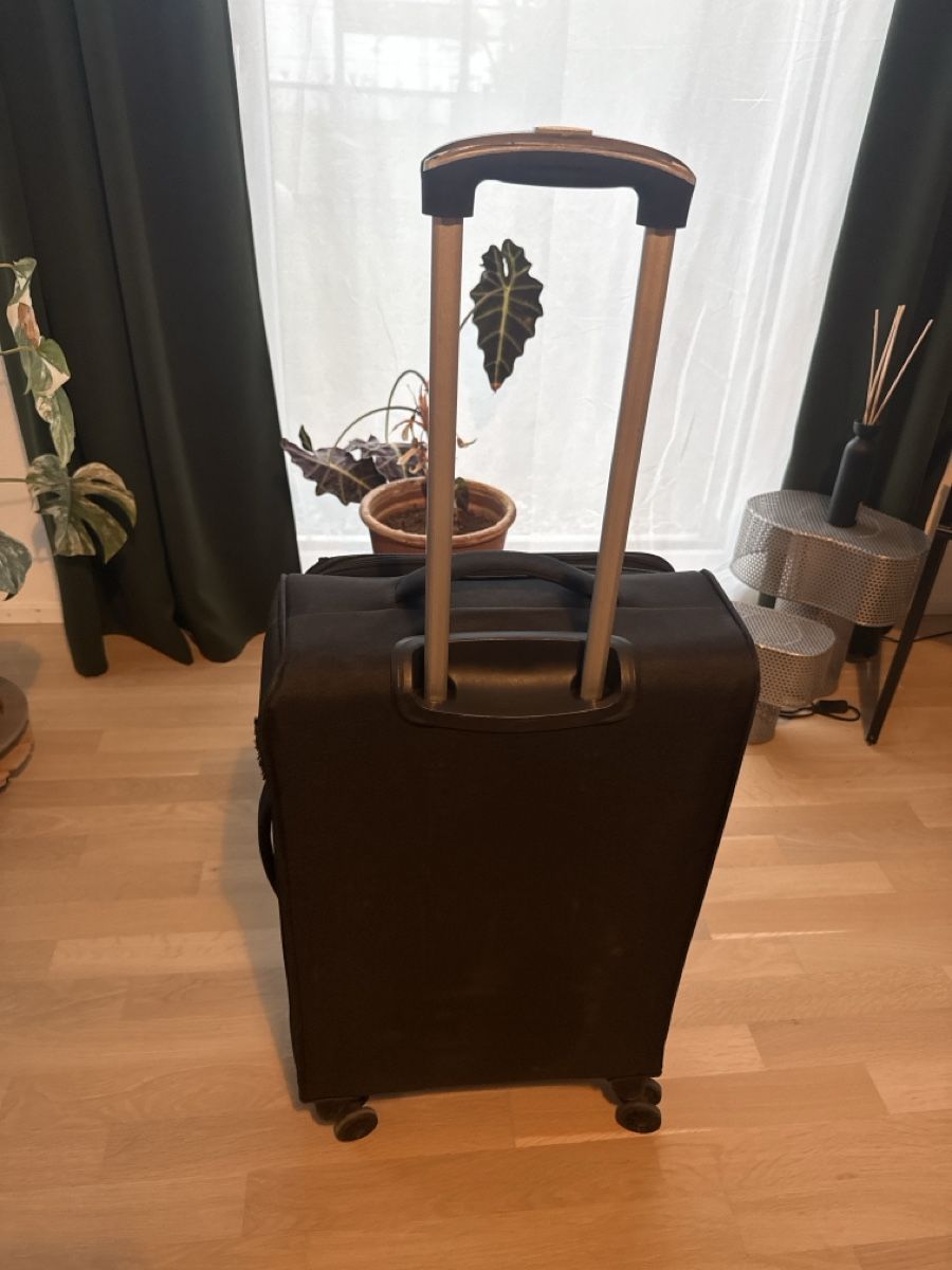 Swiss Valigie: Reisekoffer schwarz mit Rollen  – Usato da Aesch BL venduto da Graziiano 2