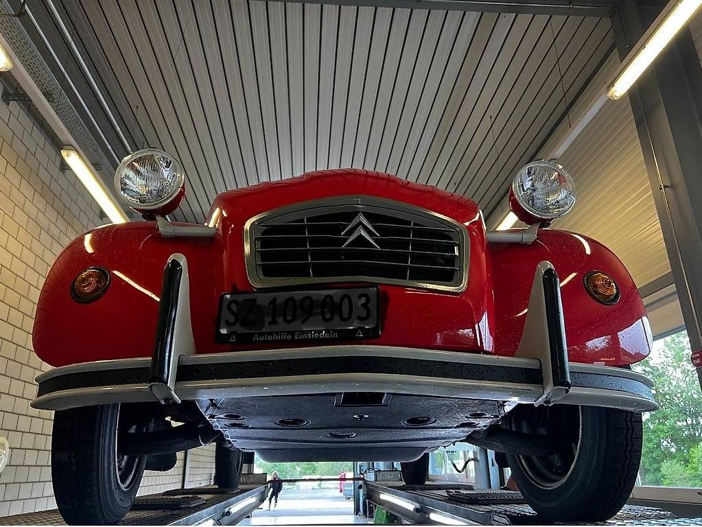 Automobili: Citroën 2CV6 Special – Usato da Langenthal venduto da Goergens10 3