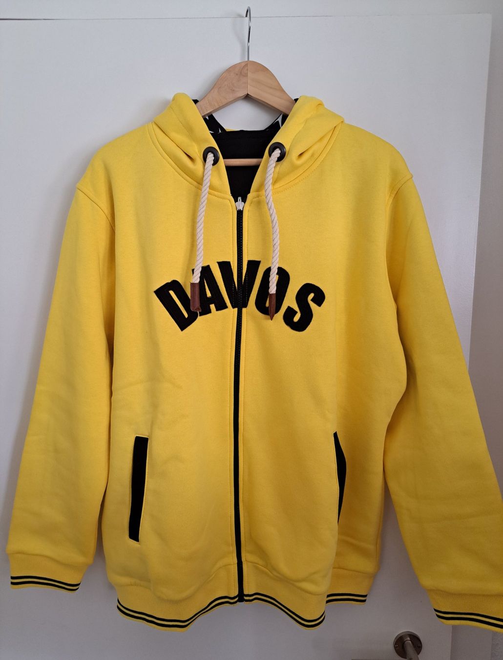 Maillots de corps & Pantalons: JACKE DAVOS – D'occasion à Biel/Bienne par ESOXMAN