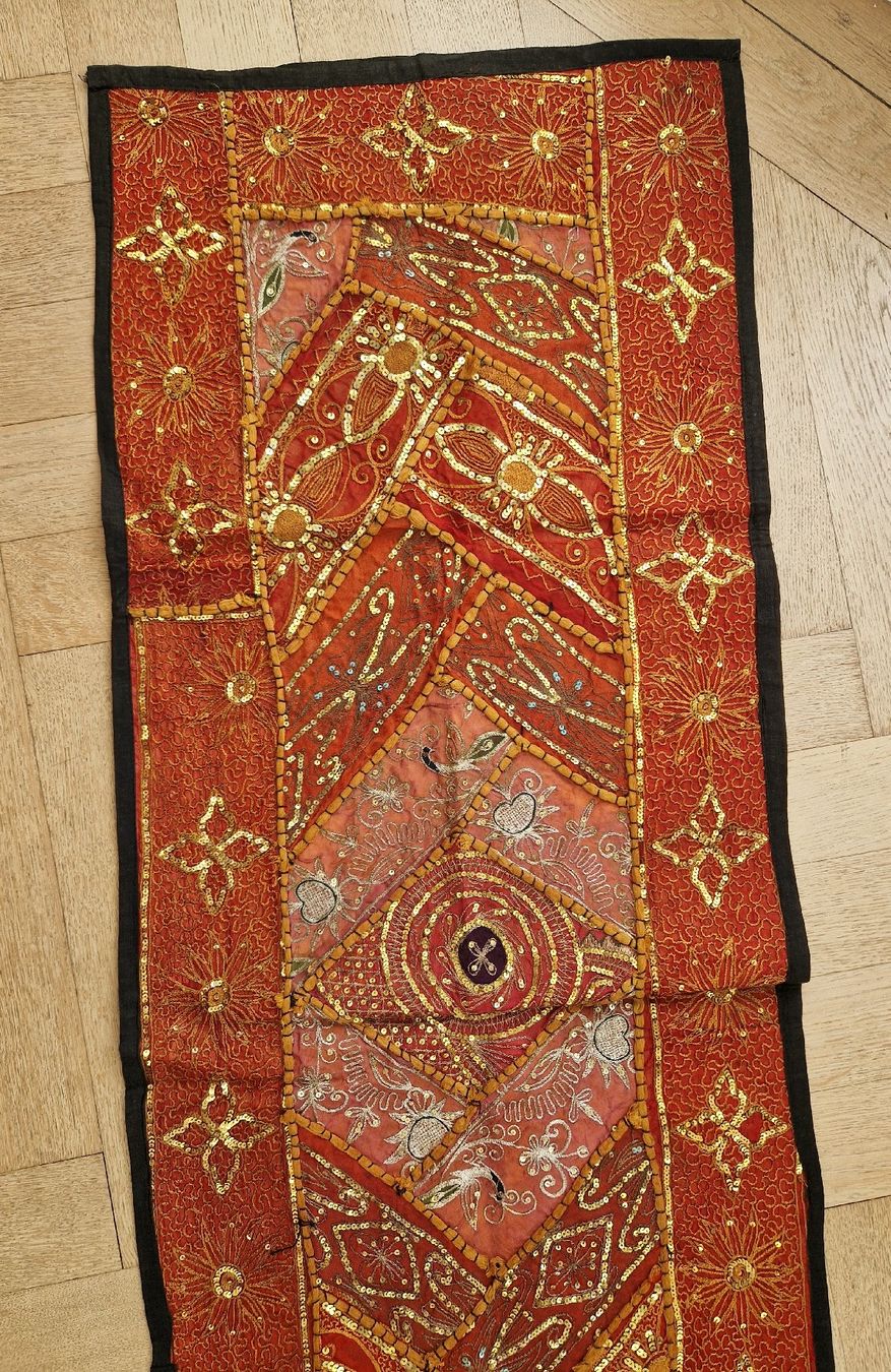 Stoffe: Tischläufer / Indischer Patchwork Handbestickt – Gebraucht aus Küsnacht ZH von 2011_ 8