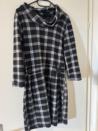🖤 Chicorée Karo-Kleid / Winterkleid – Schwarz/Weiss