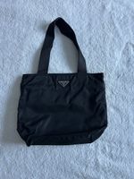 Schwarze Prada Handtasche