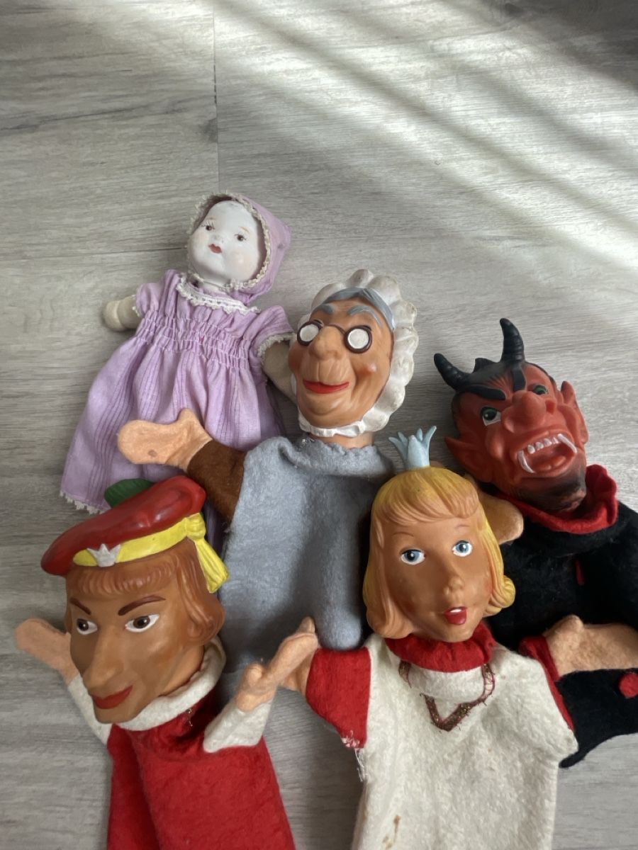 Giocattoli: Set von 4 Handpuppen und eine Puppe – Usato da Oberburg venduto da jul_f7mj 1