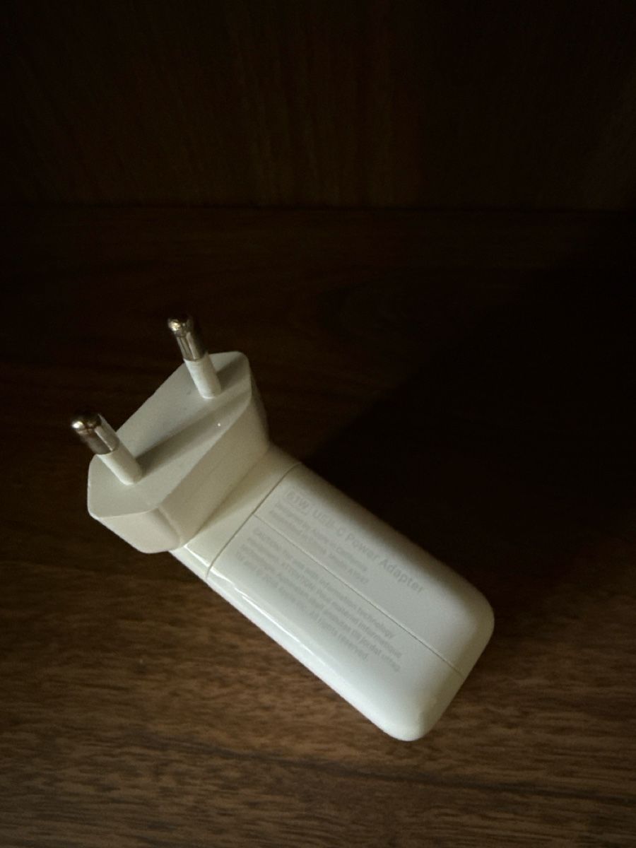 Apple Caricabatterie: Apple Charger - 61W – Usato da Nyon venduto da onjamax 1