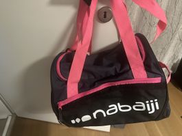 Nabaiji Sporttasche dunkelblau/pink guter Zustand