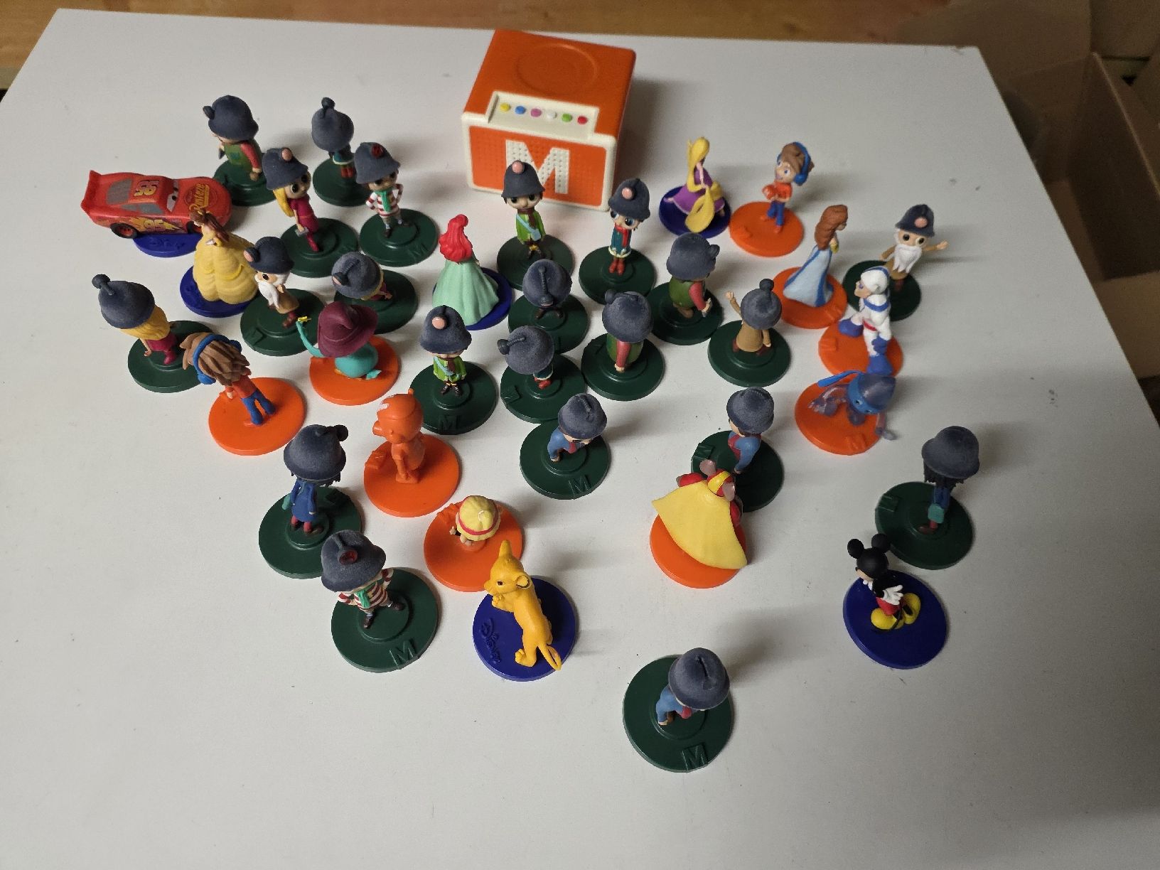 Migros Giocattoli: Migros Story Box mit Figuren – Usato da Dorf venduto da Echo_Elements 1