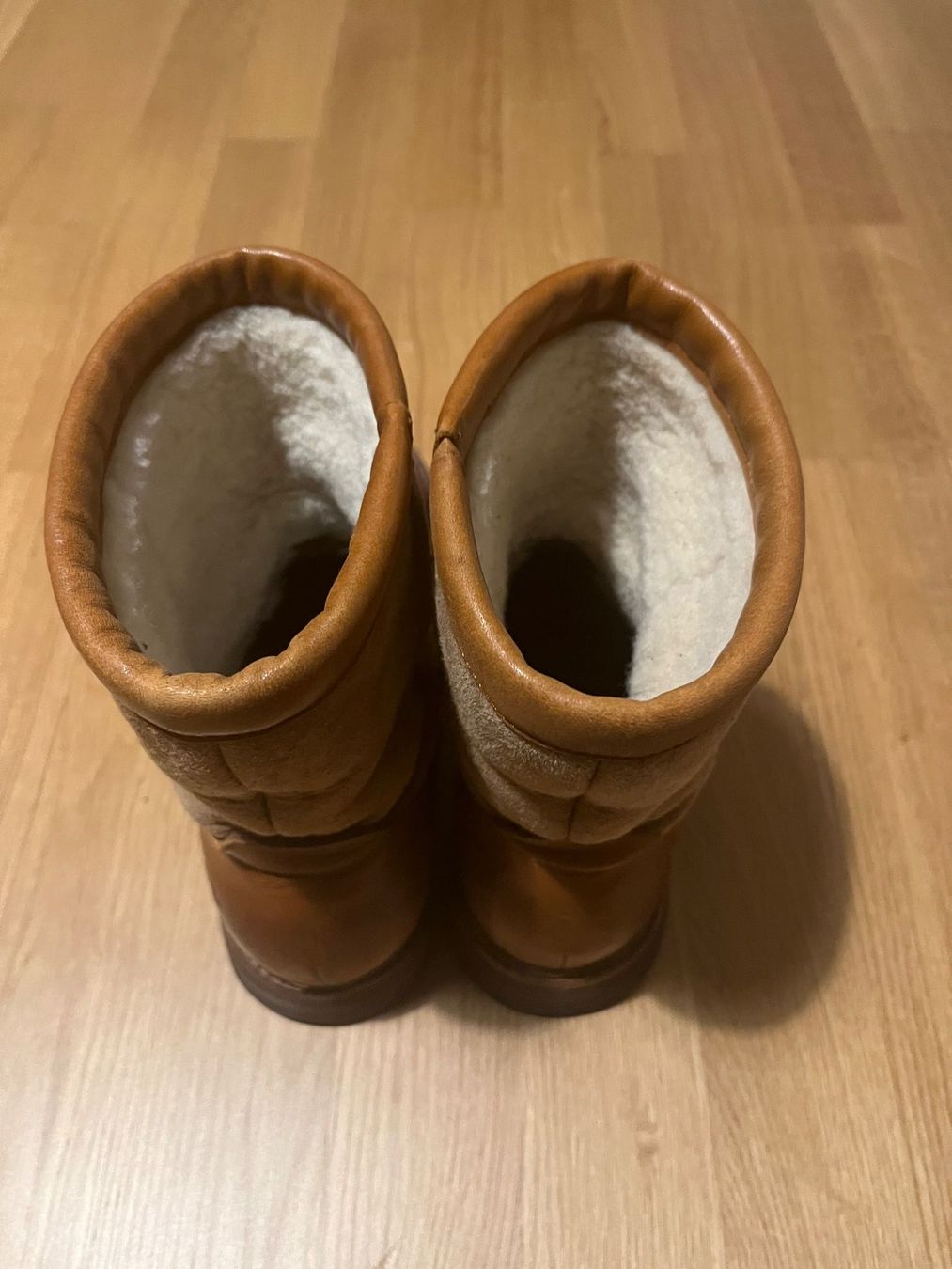 Ugg Scarpe da uomo: (E) UGG Boots 42 Neupreis $349 – Usato da Jonen venduto da Sevenb 1