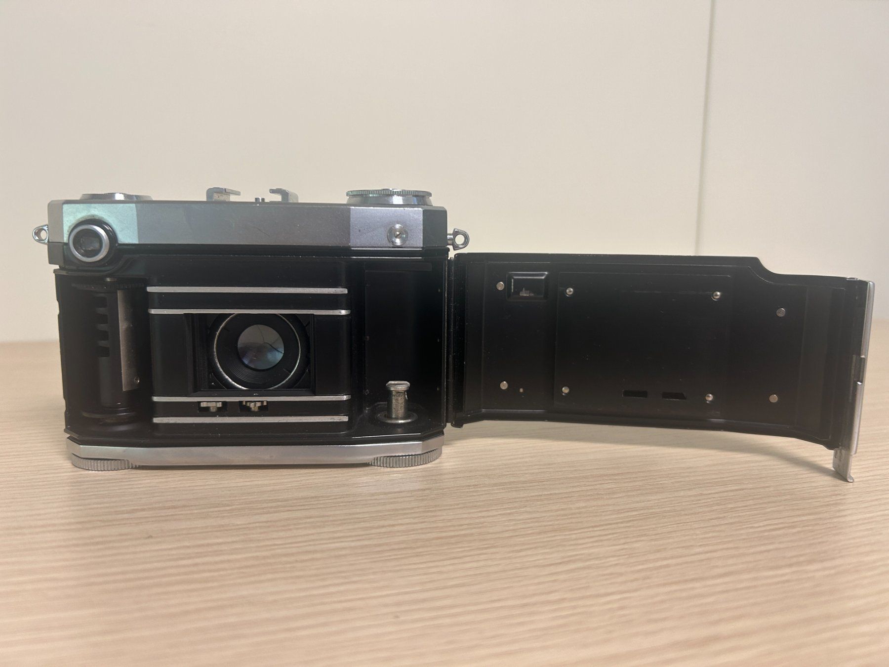 Zeiss Kamera: Zeiss Ikon Contessa – Defekt aus Camorino von c_raf 3
