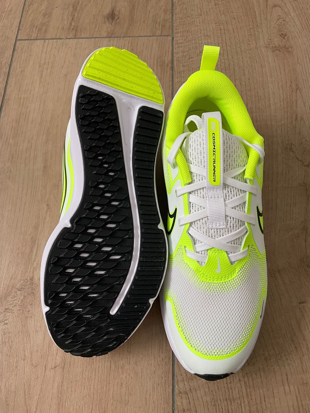 Nike Scarpe per ragazzi: Nike Cosmic Runner Gr. 35.5 NEU – Nuovo e nell'imballaggio originale da Waltenschwil venduto da hansnine 4