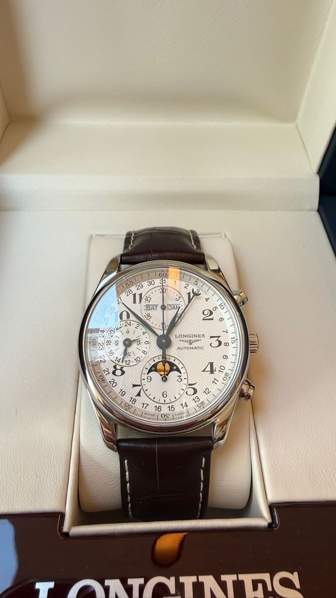 Longines Orologi: Longines Master Collection Chrono Moonphase 40mm – Nuovo (secondo la descrizione) da Wettingen venduto da eleganceshop