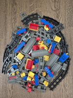 Konvolut: Eisenbahn Schienen und Waggons - Lego Duplo