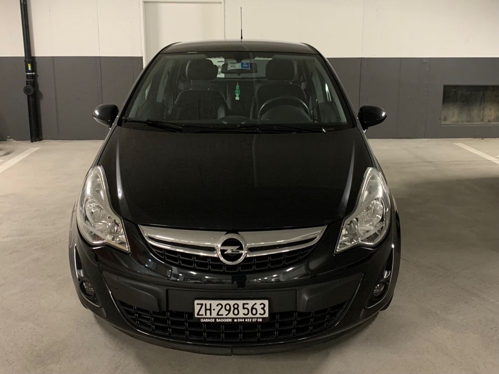 OPEL Corsa 1.2 TP Color Edition of 2012 with only 49.800 km