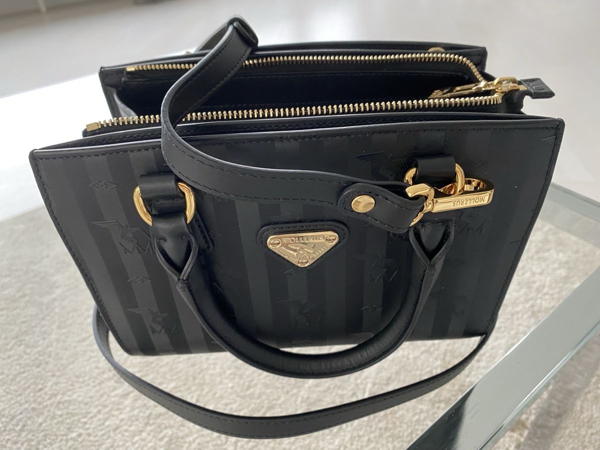 Maison Mollerus Borse da donna: Maison Mollerus schwarze Tasche  mit Gold Plate – Nuovo e nell'imballaggio originale da Wettswil venduto da ramba
