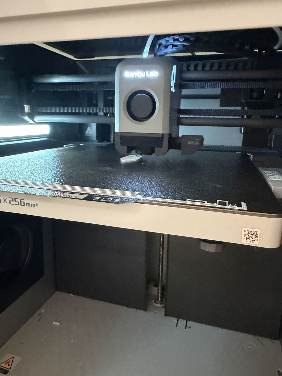 Bambu Lab 3D Drucker: Bambu Lab X1-Carbon 3D-Drucker mit AMS – Gebraucht aus Balzers von luk_6d2y 1