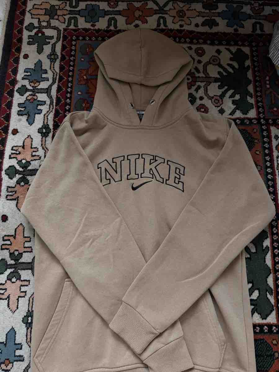 Maglioni & Felpe: Nike Kapuzenpullover Grösse L-XL – Usato da Oberdorf SO venduto da Noeprooo 1