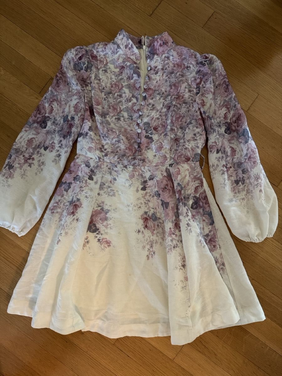 Kleider: Damen Kleid Blumenmuster Grösse M – Gebraucht aus Zürich von Pandainlondon