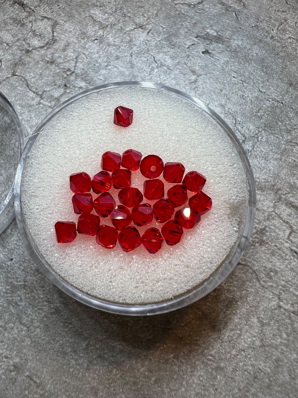 Perles (synthétiques): Swarovski Perlen 4mm – Neuf avec emballage d'origine à Stein AG par Anastasia_Asya 2