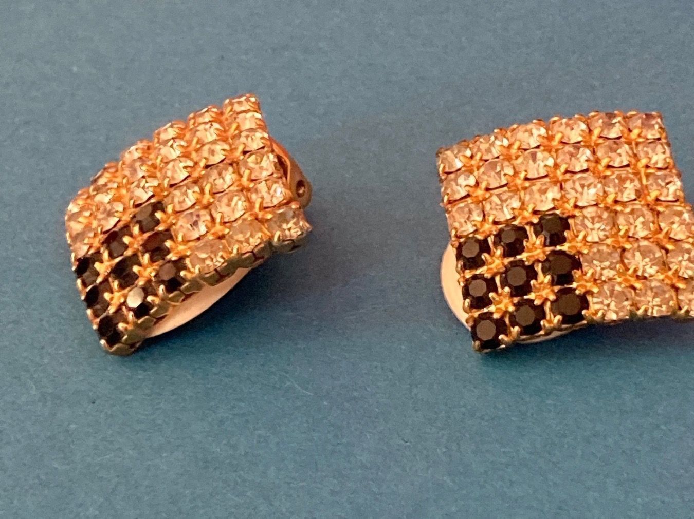 Ohrringe & -stecker: Quadratische Ohrringe Schwarz und weiß – Gebraucht aus Laufen von Trendmarket 3