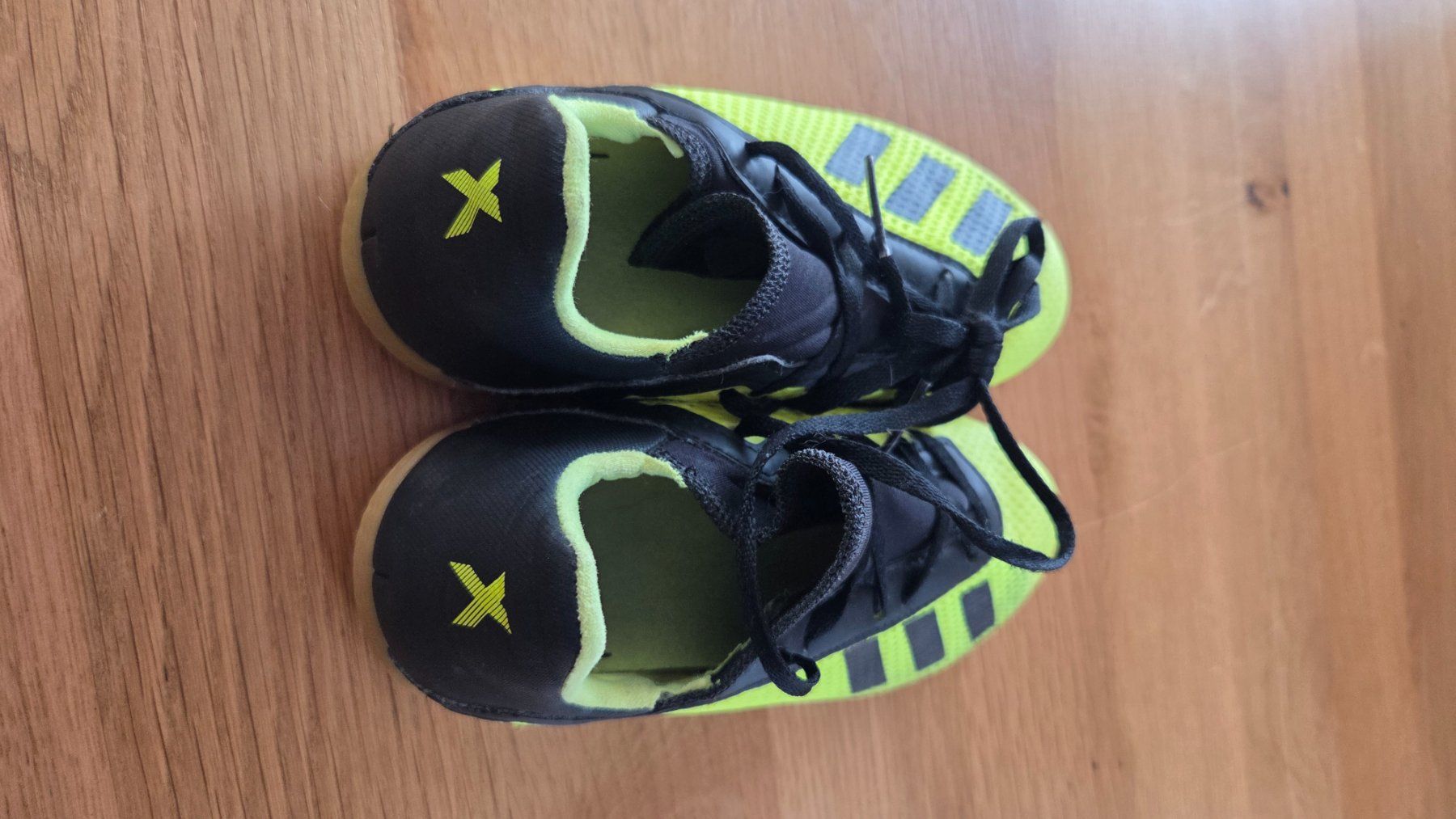 Adidas Scarpe per ragazzi: Adidas Hallenschuhe Gr.33 – Usato da Roggliswil venduto da Crosser17 3