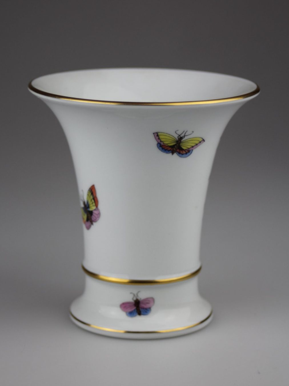 Herend Vasi & Recipienti: Kleiner Herend Vase Rothschild Bird – Usato da Basel venduto da IRMAundFRED 2