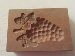 Giessform aus Holz Traube (Setzkasten 11)(3)
