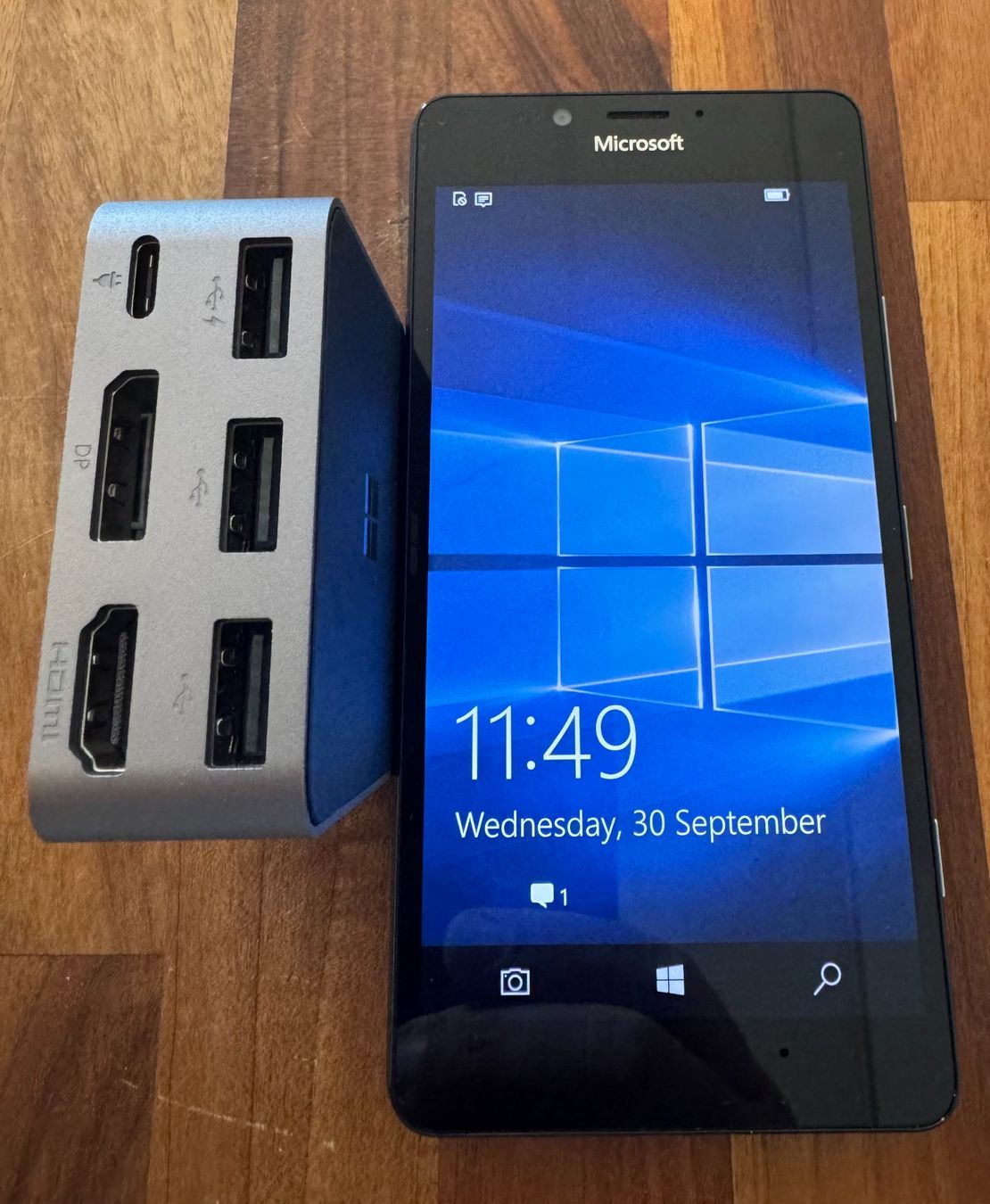 Microsoft Telefoni cellulari / Smartphones: Lumia 950 + Display Dock – Usato da Adligenswil venduto da Thomask0 1