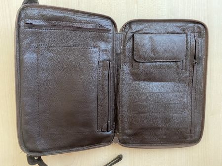 Braune Leder Handgelenktasche,  für Ferien