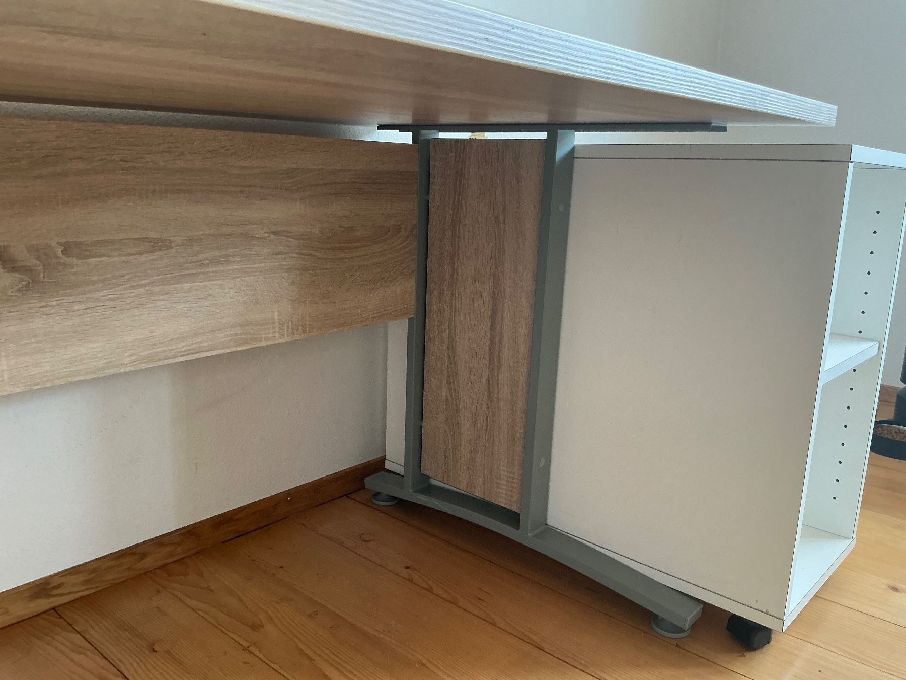 Conforama Schreibtische: Gratis – Gebraucht aus Winterthur von vic_59hq 3