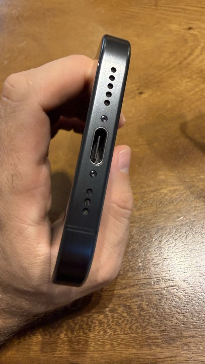 Apple Telefoni cellulari / Smartphones: iPhone 15 Pro, Black Titanium, 128GB – Usato da Lachen SZ venduto da Thagismo999 5