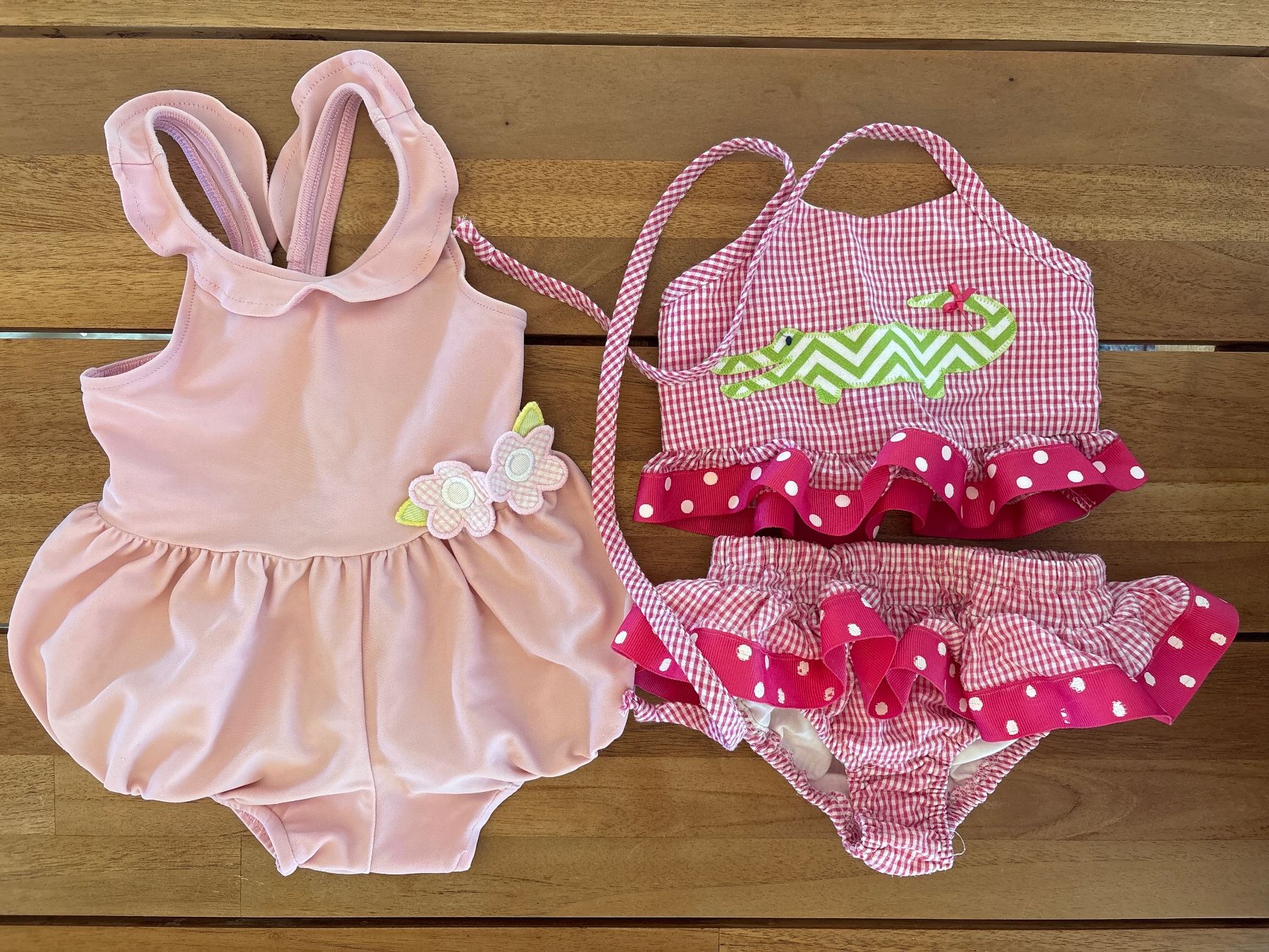 Costumi da bagno: 2 Schwimmkleider, Grösse 18 24 Monate – Usato da Aesch BL venduto da snezienka53