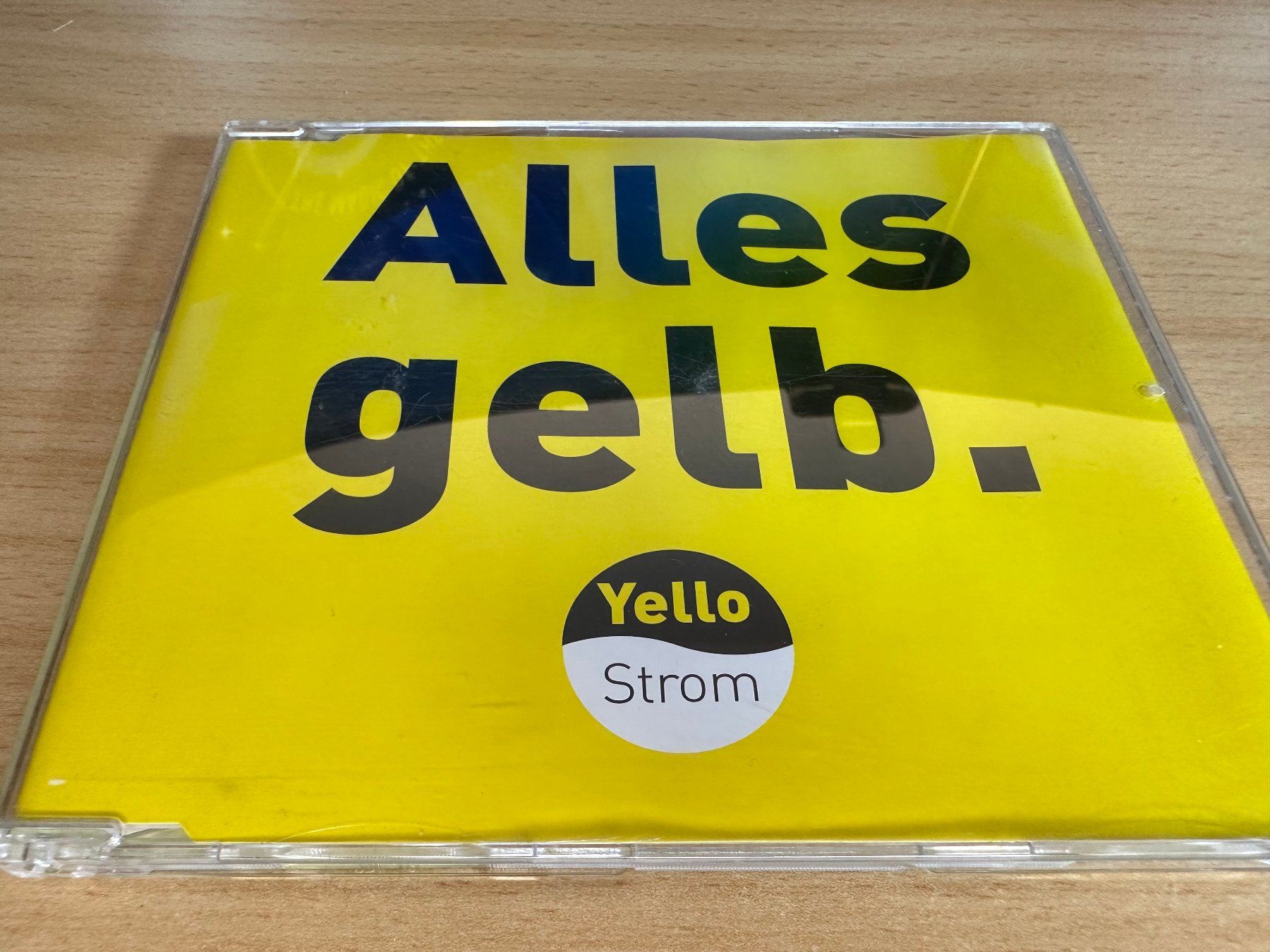 CD: Various – Alles Gelb. – Usato da Rikon im Tösstal venduto da Alpenmutz