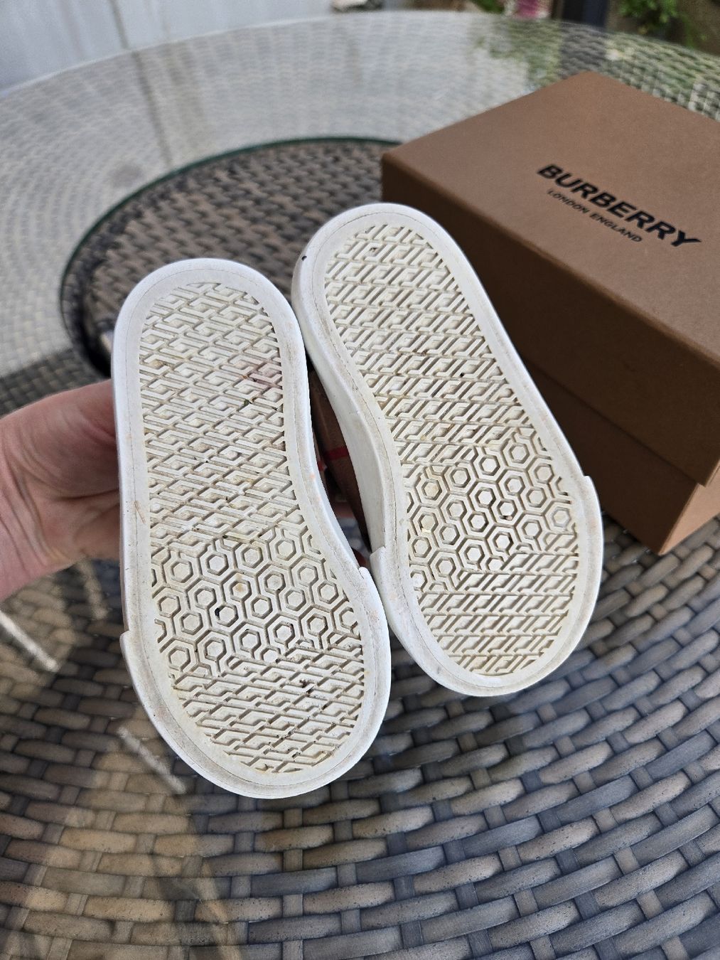 Burberry Scarpe da uomo: Burberry kids – Usato da Le Landeron venduto da Plushka 5