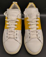 Weisse Ledersneakers mit gelben Akzenten, Grösse: 36