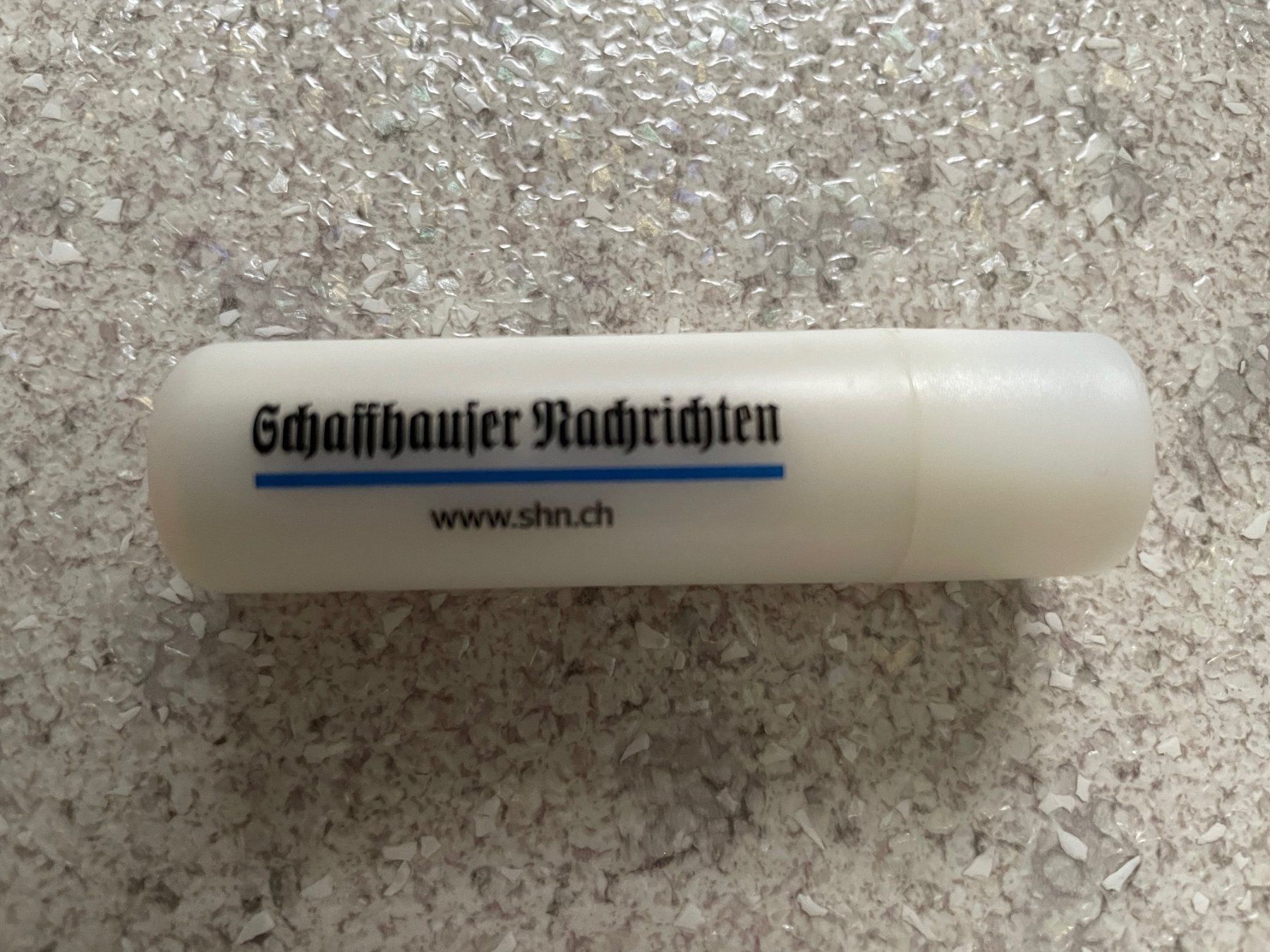 Cura del viso: Schaffhauser Nachrichten - Lippenpflegestift mit LSF 20 – Nuovo (secondo la descrizione) da Elgg venduto da Charts
