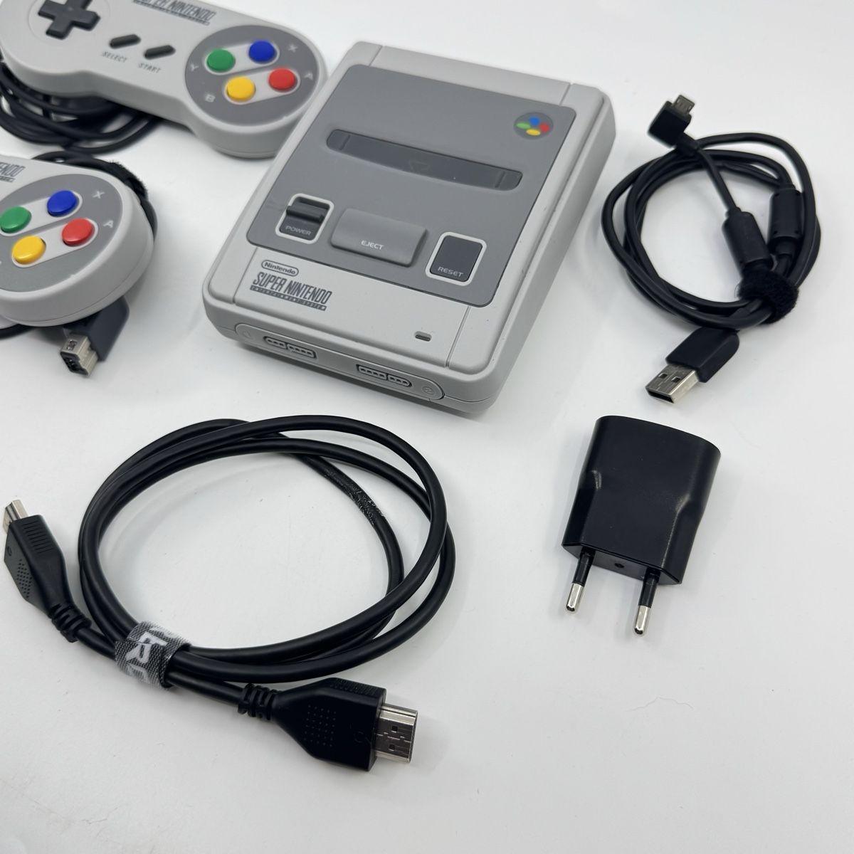 Nintendo Console: Nintendo SNES Mini mit allem Zubehör – Usato da Herisau venduto da Seyashop1 1