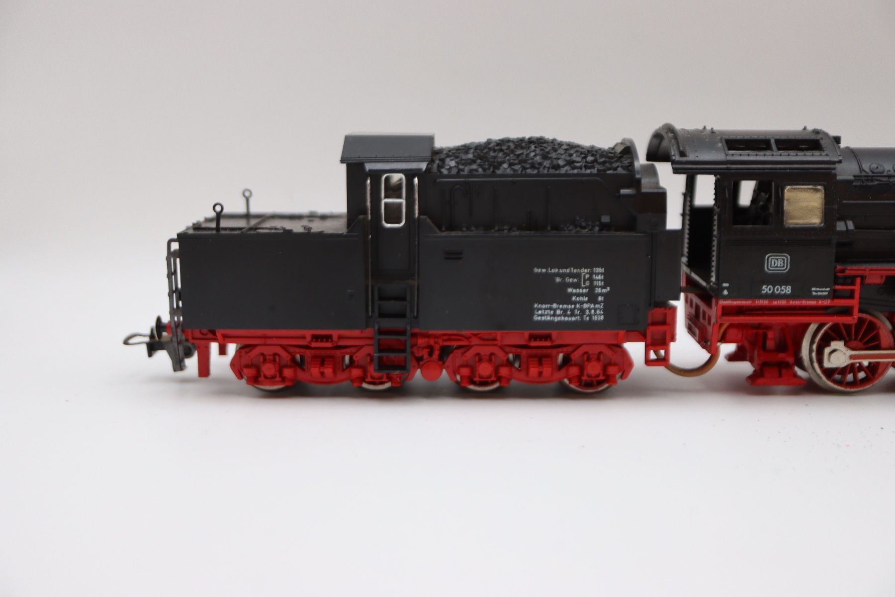 Fleischmann Modelleisenbahnen: Fleischmann H0 DB Dampflok BR 50 058 mit Tender – Gebraucht aus Zürich von KE-Sales 6