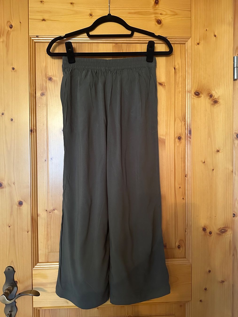 Only Hosen: Only Hose 'ONLWinner' olivgrün Gr. 34 – Gebraucht aus Riedt b. Erlen von sina.aline 1